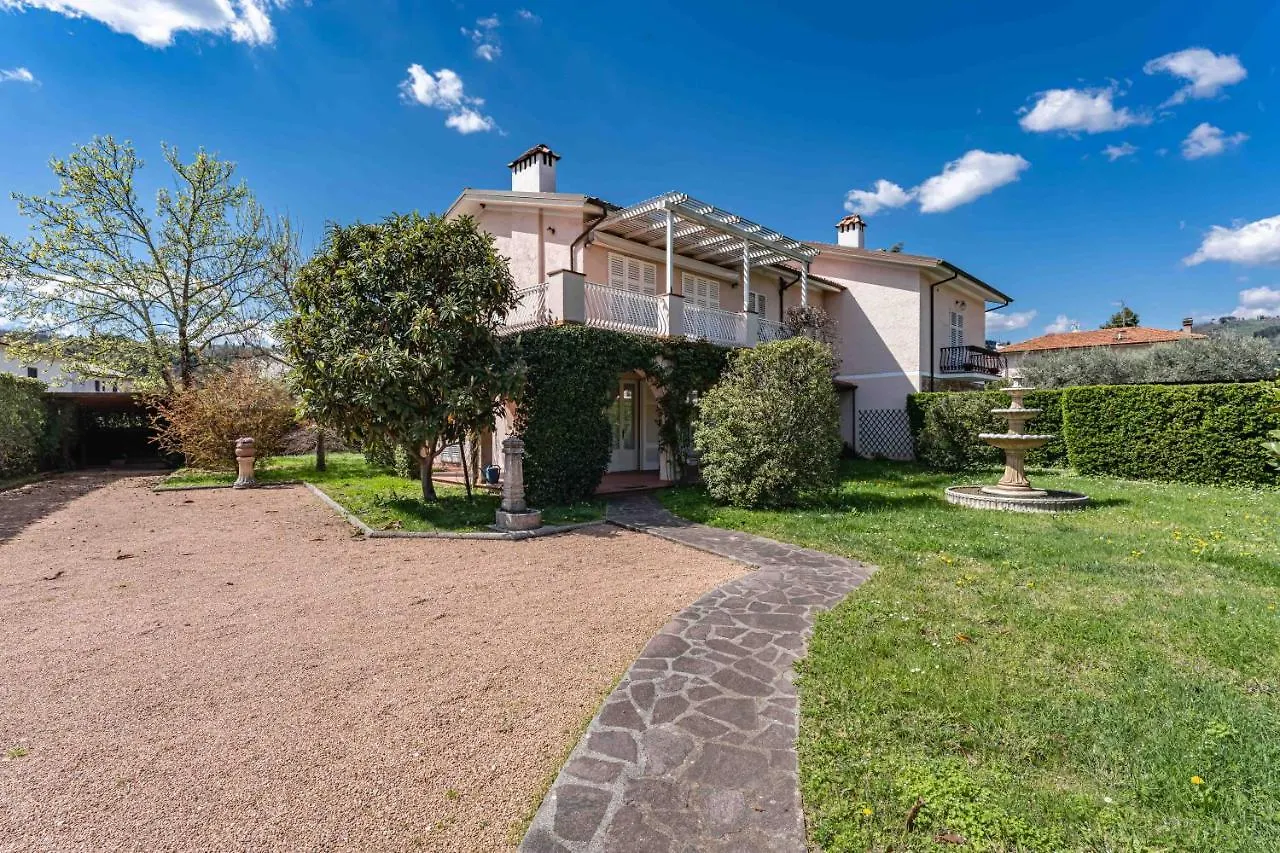 Ponte A Moriano Villa With Private Parking&Garden! Lucques Appartement